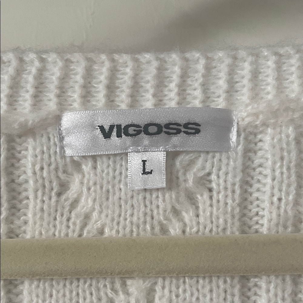 Vigoss Cream V-Neck Cable Knit Sweater Vest NWOT - Picture 2 of 4